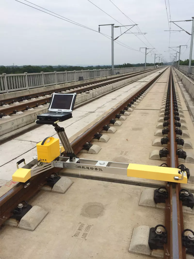 米朗科技位移傳感器（電子尺）高速鐵路軌道檢查儀（軌檢小車(chē)）的應用案例